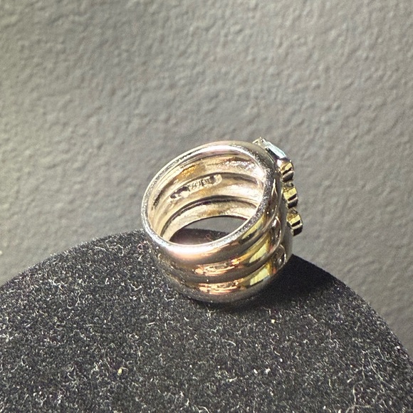 Elegant Silver Ring with Multicolor Gemstones - Picture 10 of 11
